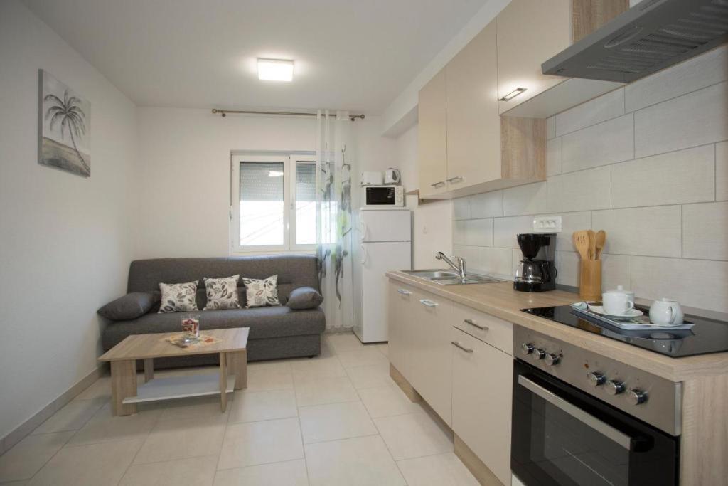 Apartments Panorama With Seasonal Pool Slatine Dış mekan fotoğraf