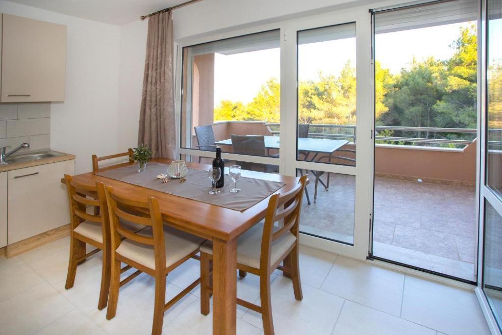 Apartments Panorama With Seasonal Pool Slatine Dış mekan fotoğraf