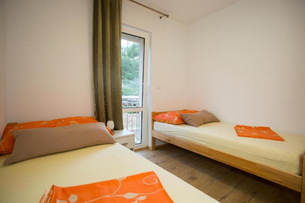 Apartments Panorama With Seasonal Pool Slatine Dış mekan fotoğraf